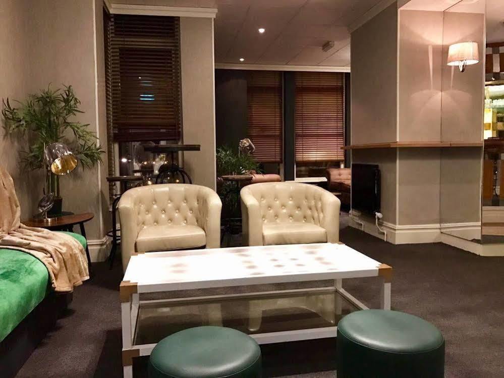 The Mount Rooms Barry Esterno foto