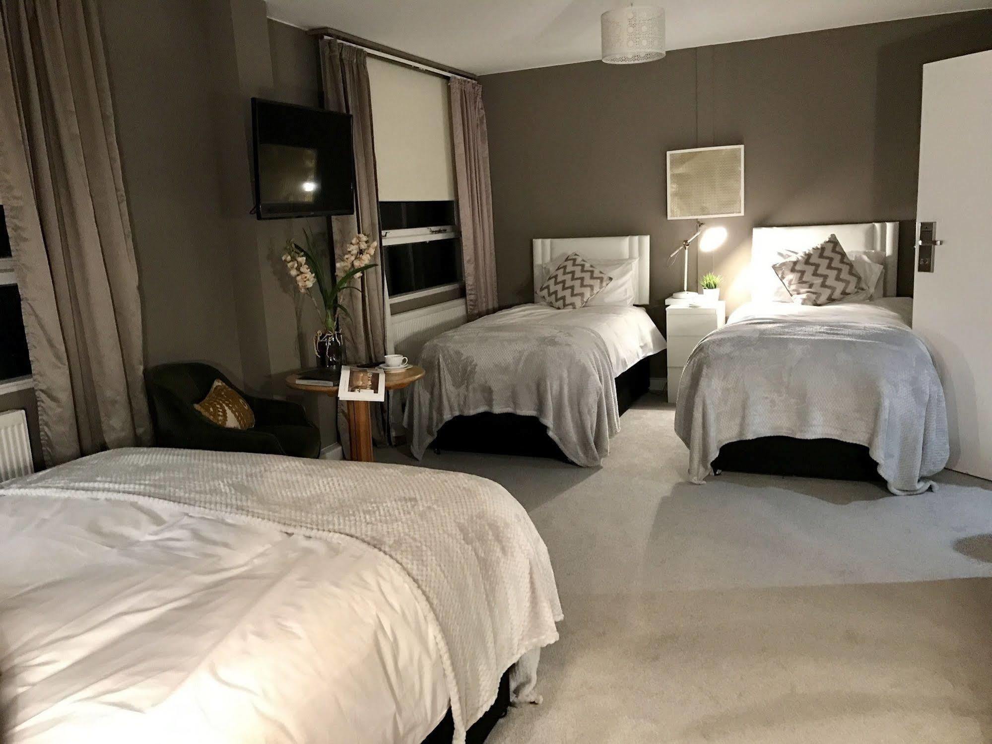 The Mount Rooms Barry Esterno foto